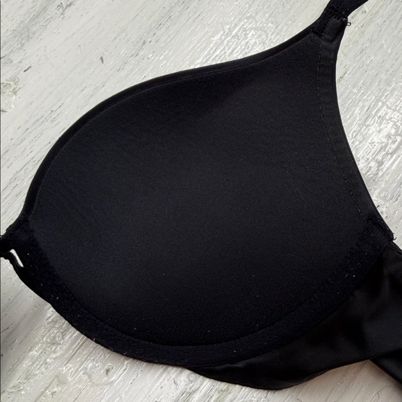 Victoria's Secret Sleek Black Very Sexy Push-Up Bra - Picture 8 of 12
